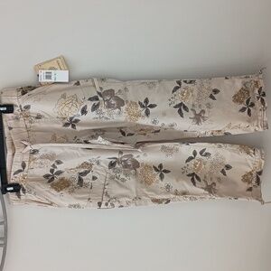 Democracy Beige Floral Women's Cropped Jeans